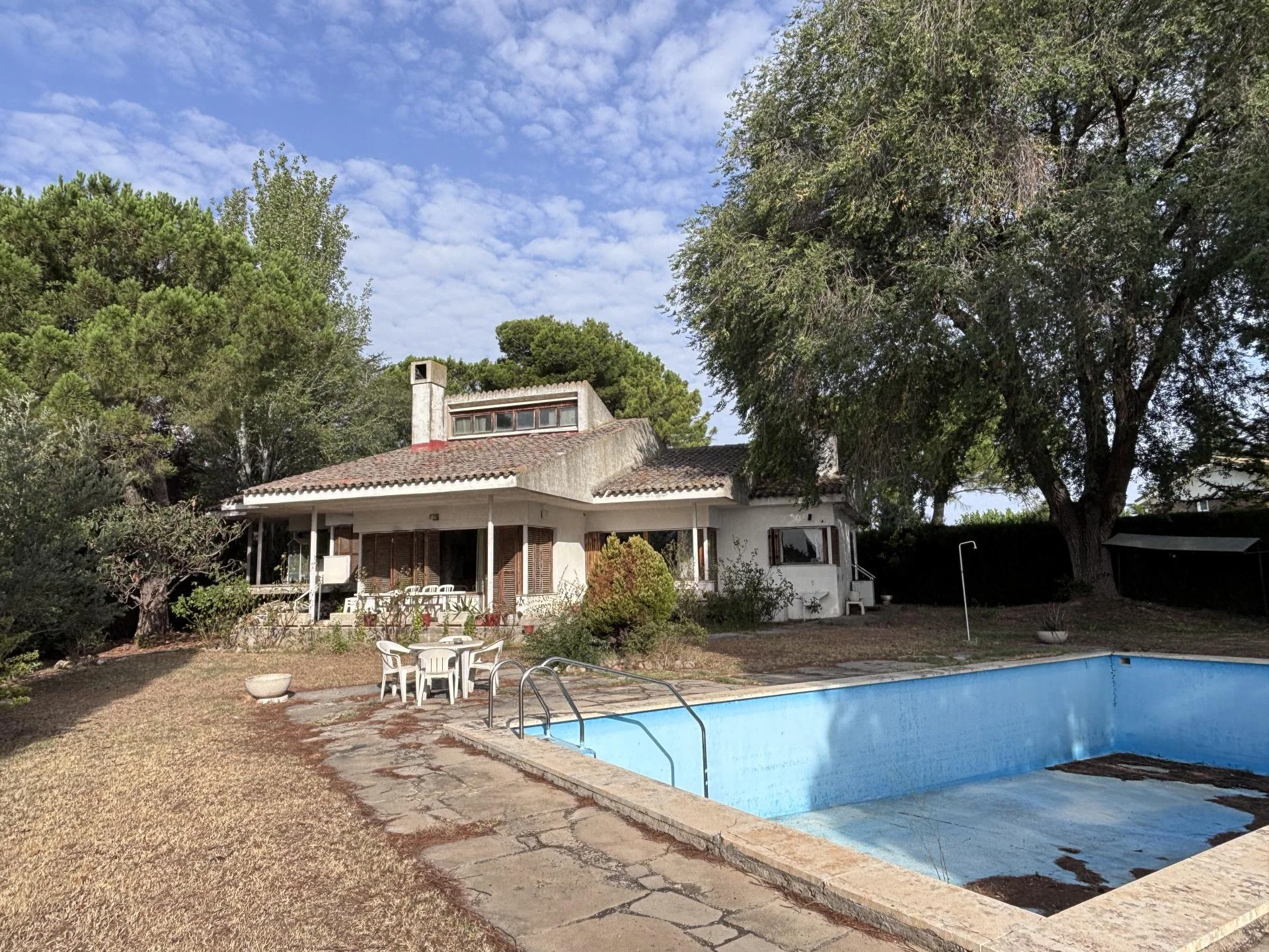 Chalet en Lleida con piscina y 298 m²