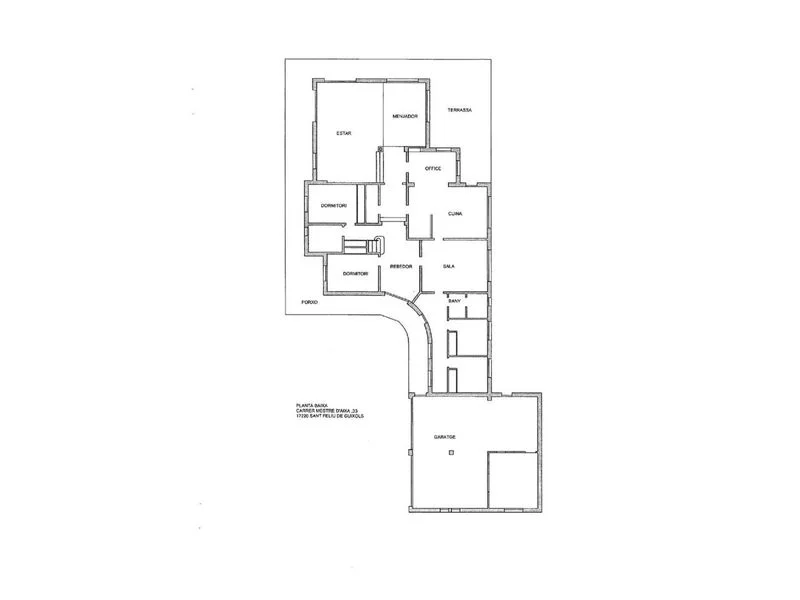 Large coastal-view chalet, 689 m²
