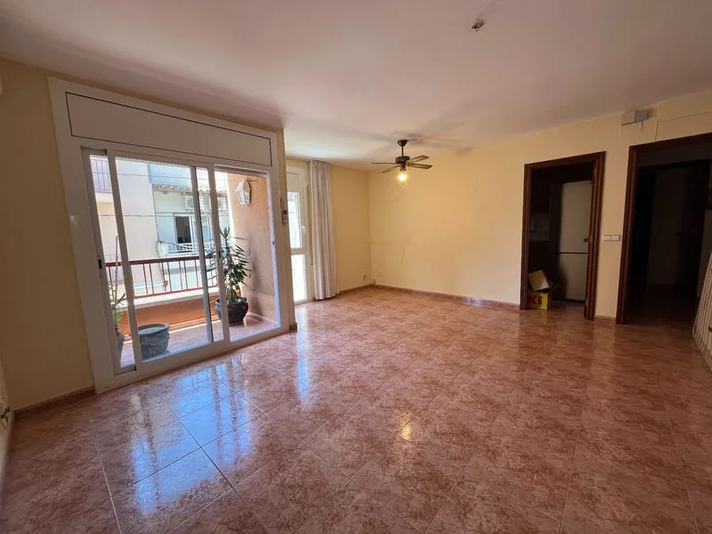Four-bedroom flat in Vilartagues
