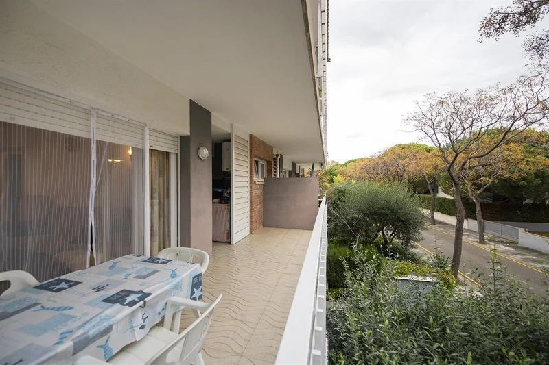 Apartamento de tres dormitorios cerca de la playa