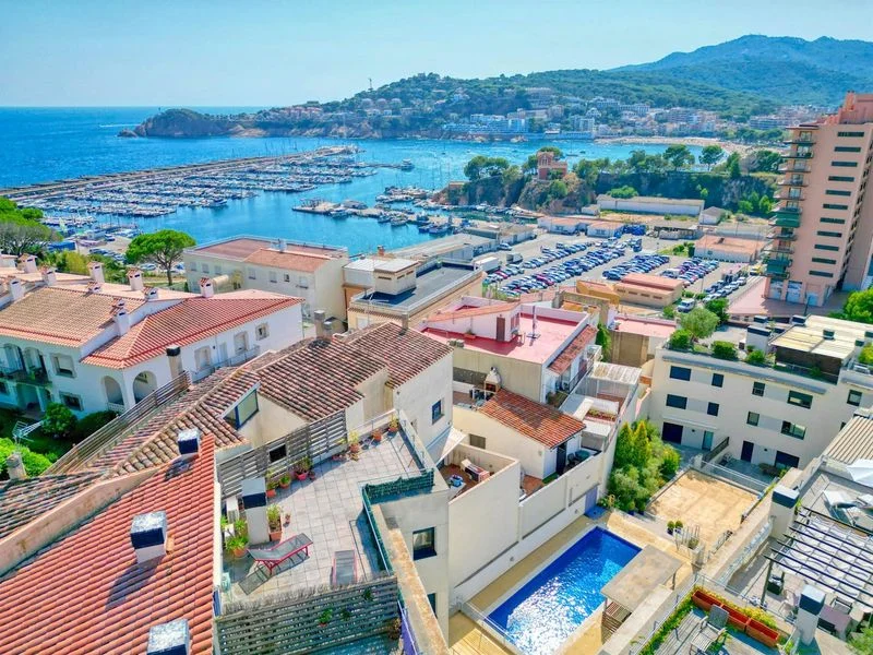 Three-bedroom duplex in Sant Feliu