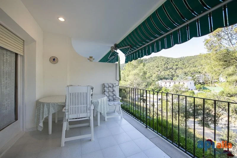 Apartamento de tres dormitorios cerca de Tamariu