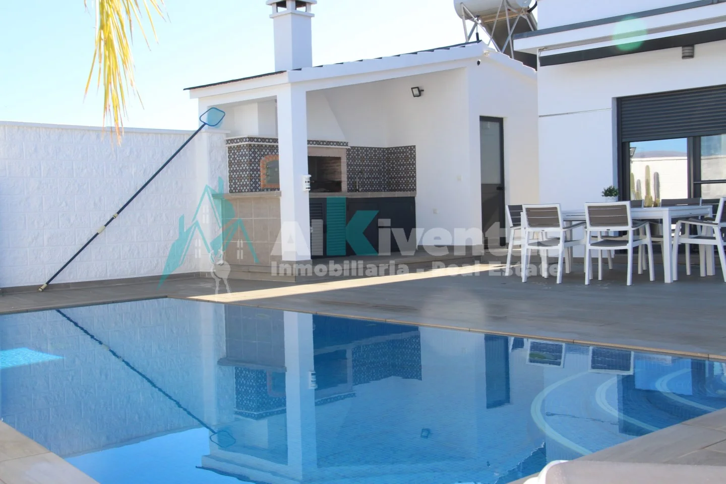 Chalet de tres dormitorios con piscina en Cerralba