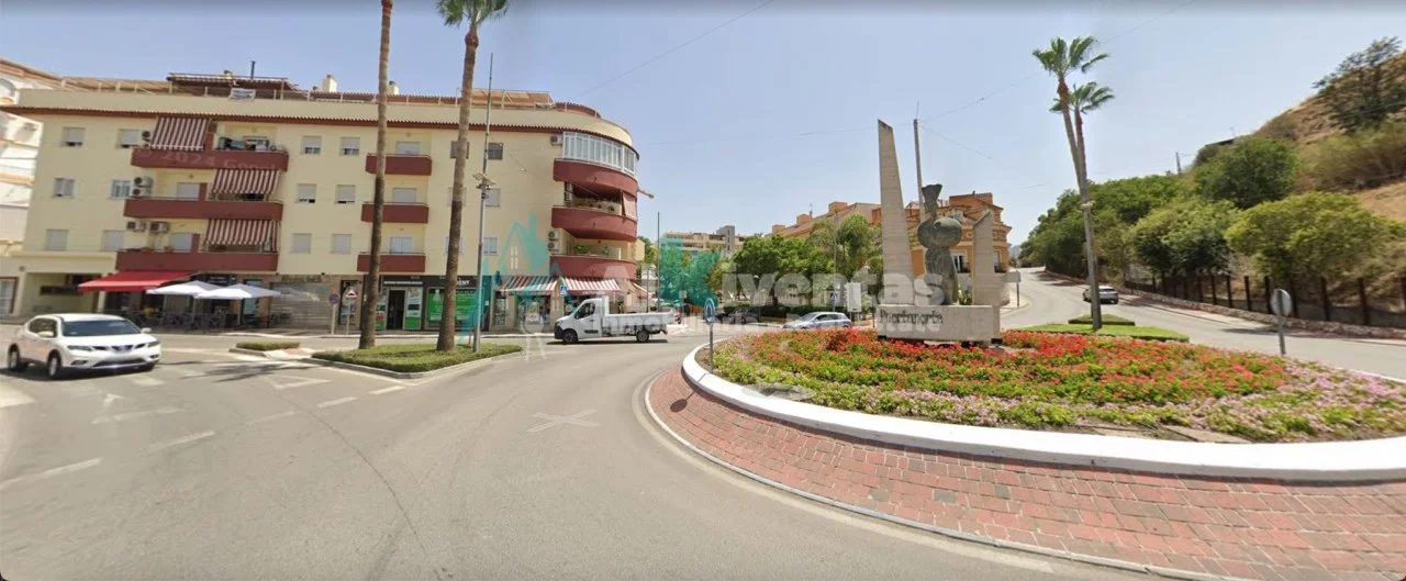 Edificio de inversión de tres plantas en Coín