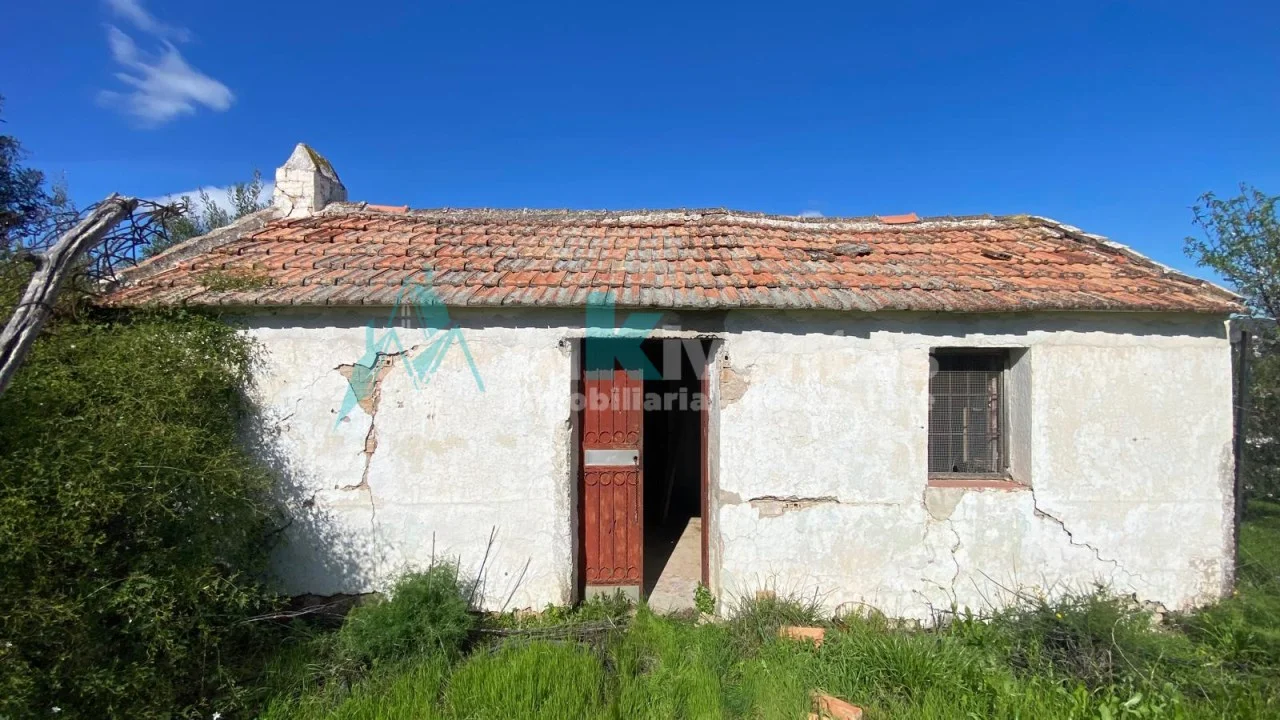 Parcela rústica en Alhaurín con pozo