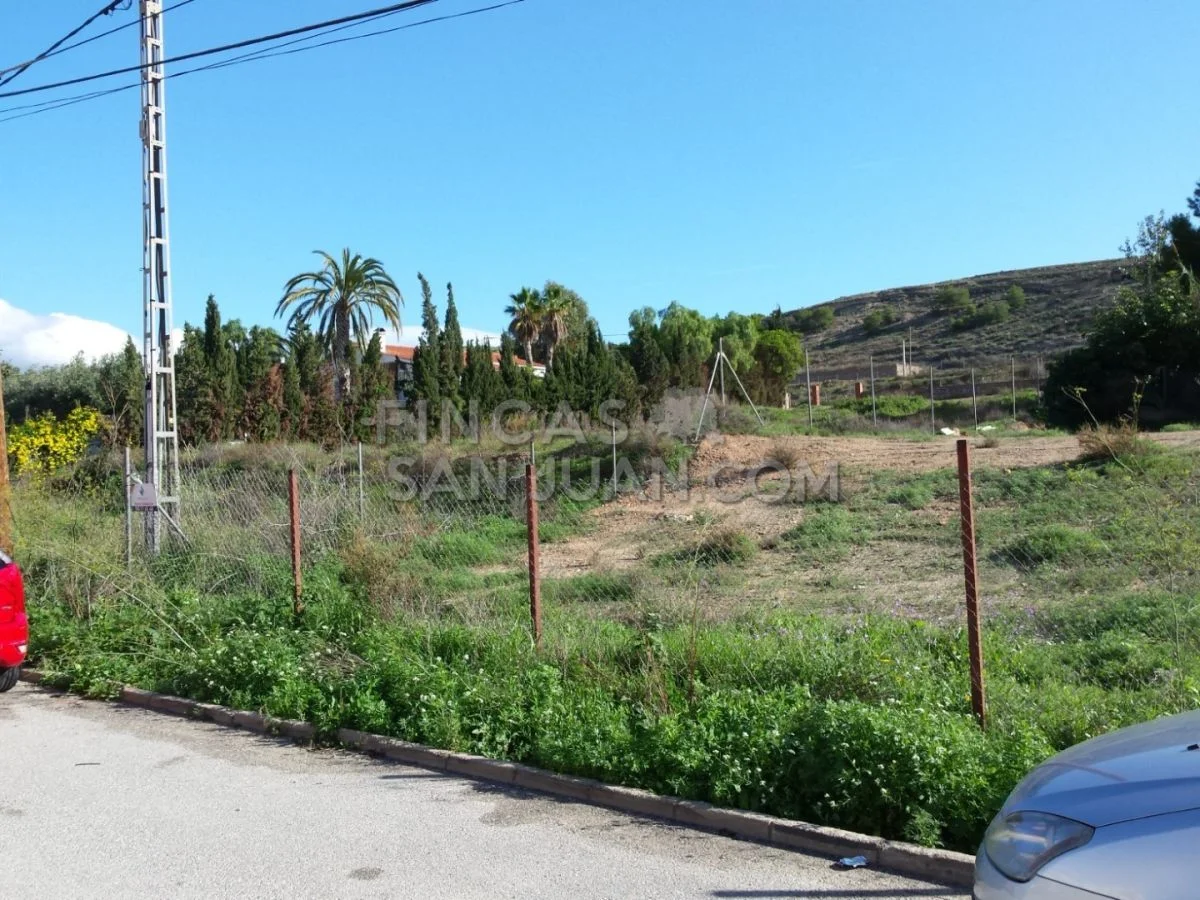 Parcela urbana de 1.059 m² en La Almajada