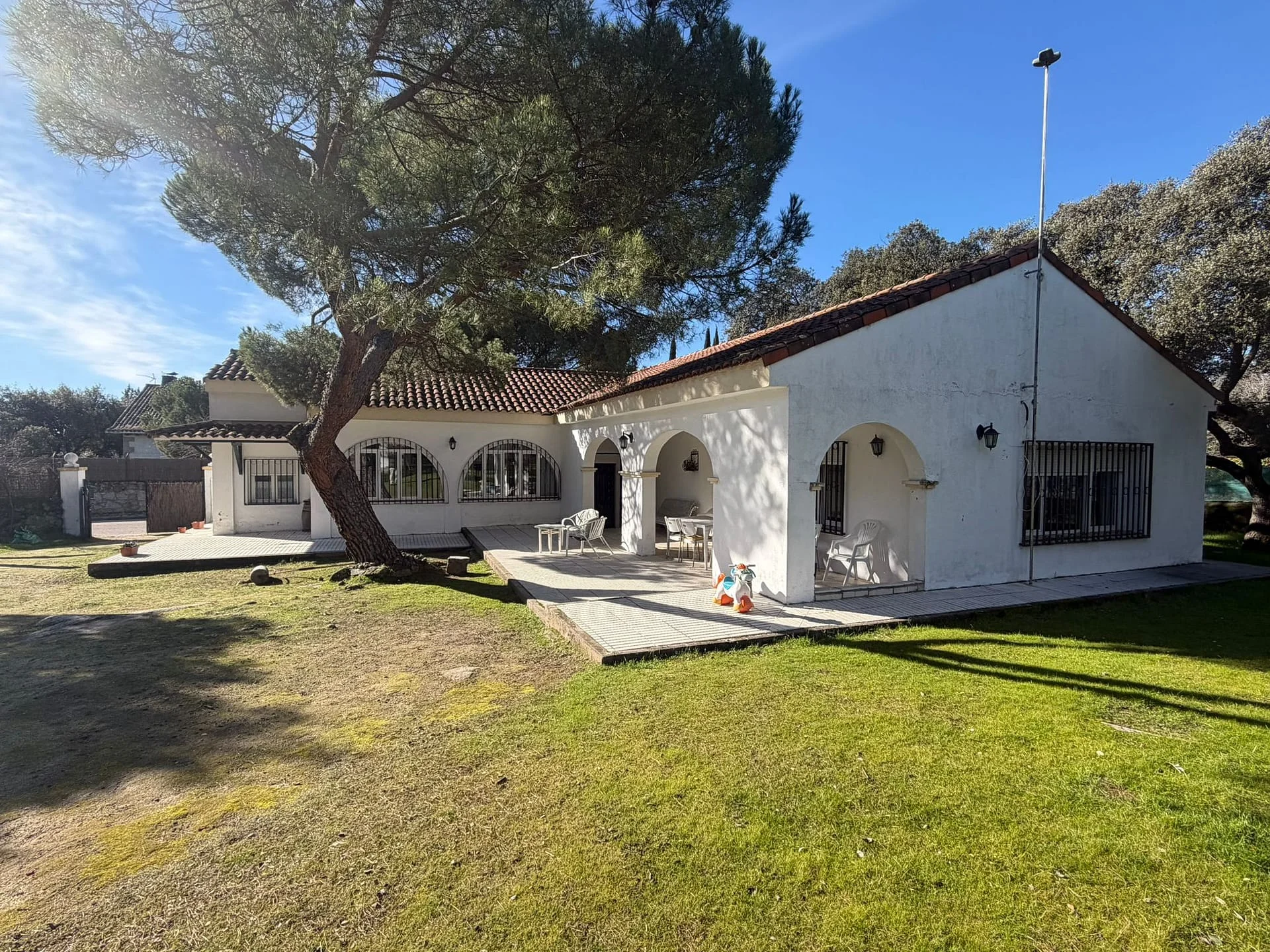 Chalet con potencial edificable en La Estación