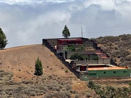 Amplia casa con finca y seis dormitorios