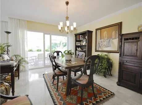 Apartamento reformado en la Milla de Oro, 2 dormitorios