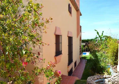 Villa de cuatro dormitorios con piscina privada
