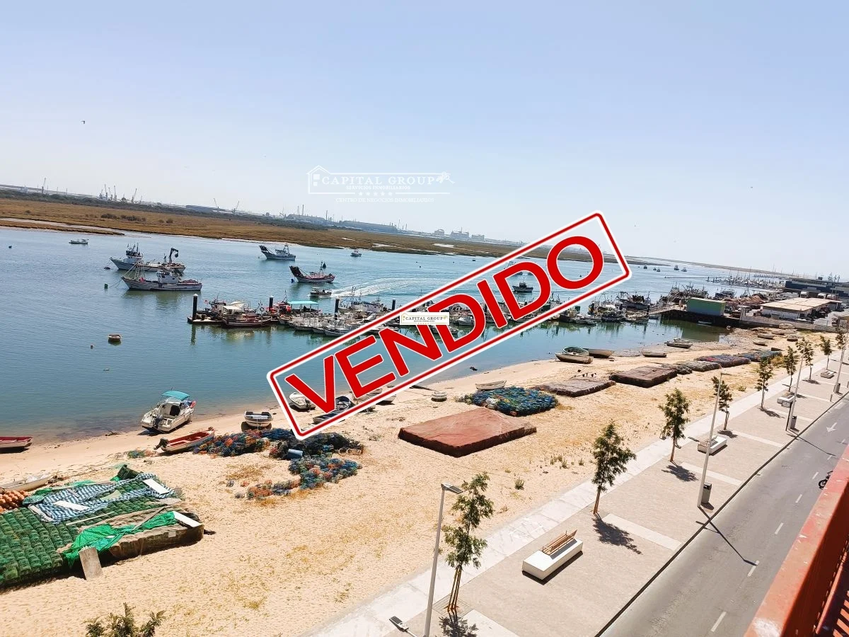 Piso reservado frente a la ría, tres dormitorios