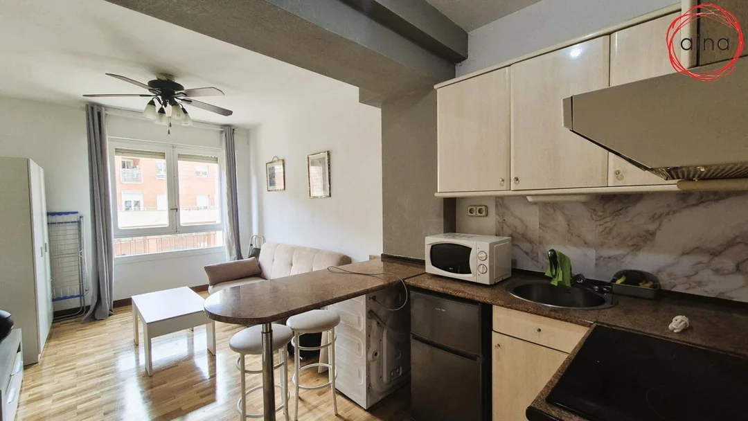 Central Burlada studio, 33 m²