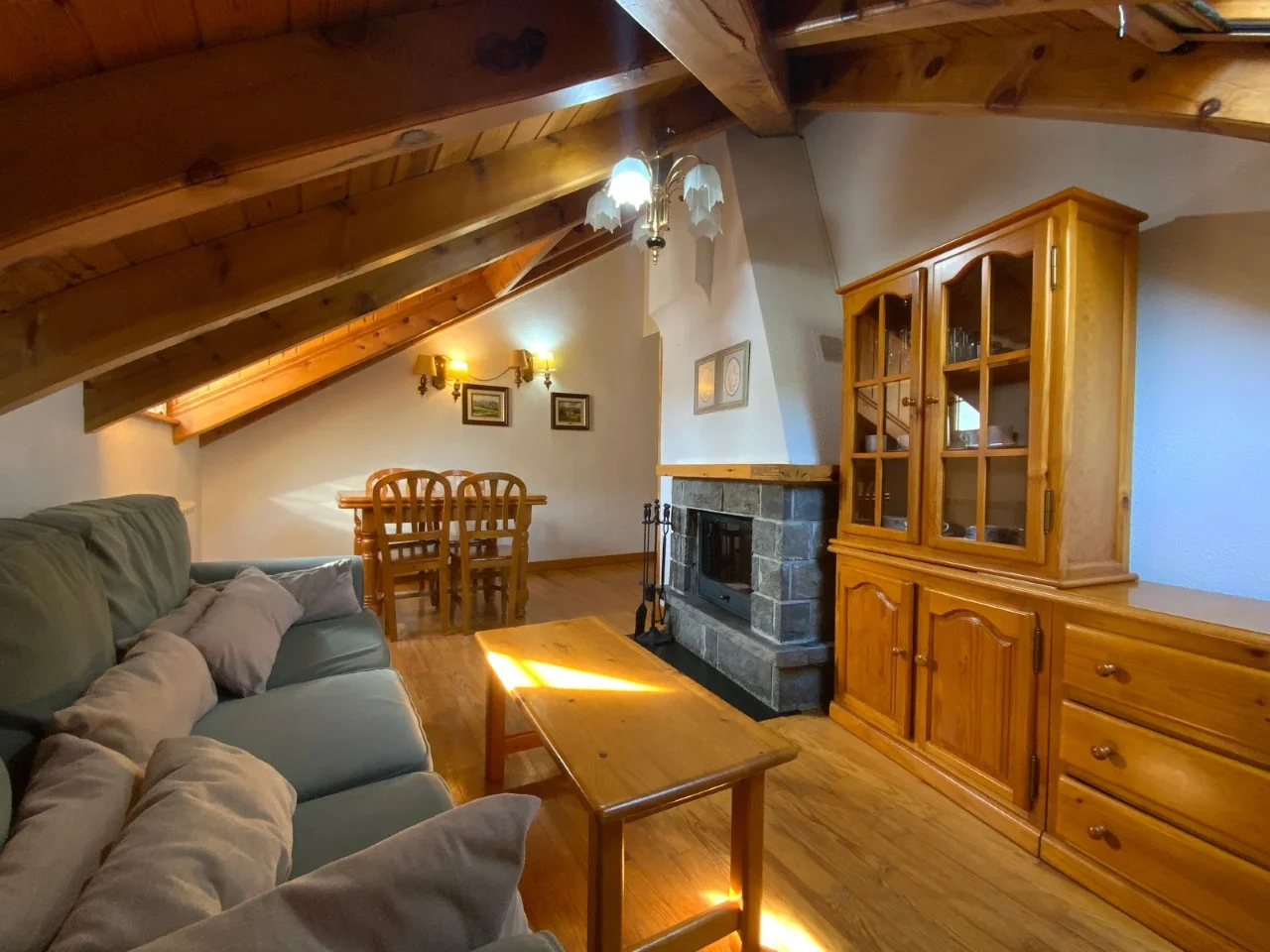 Ático céntrico en Benasque, tres dormitorios