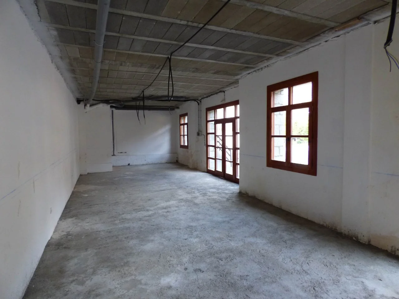 Local comercial para reformar en Anciles