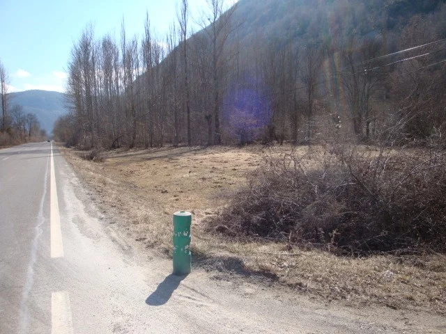 Parcela junto a carretera con visibilidad