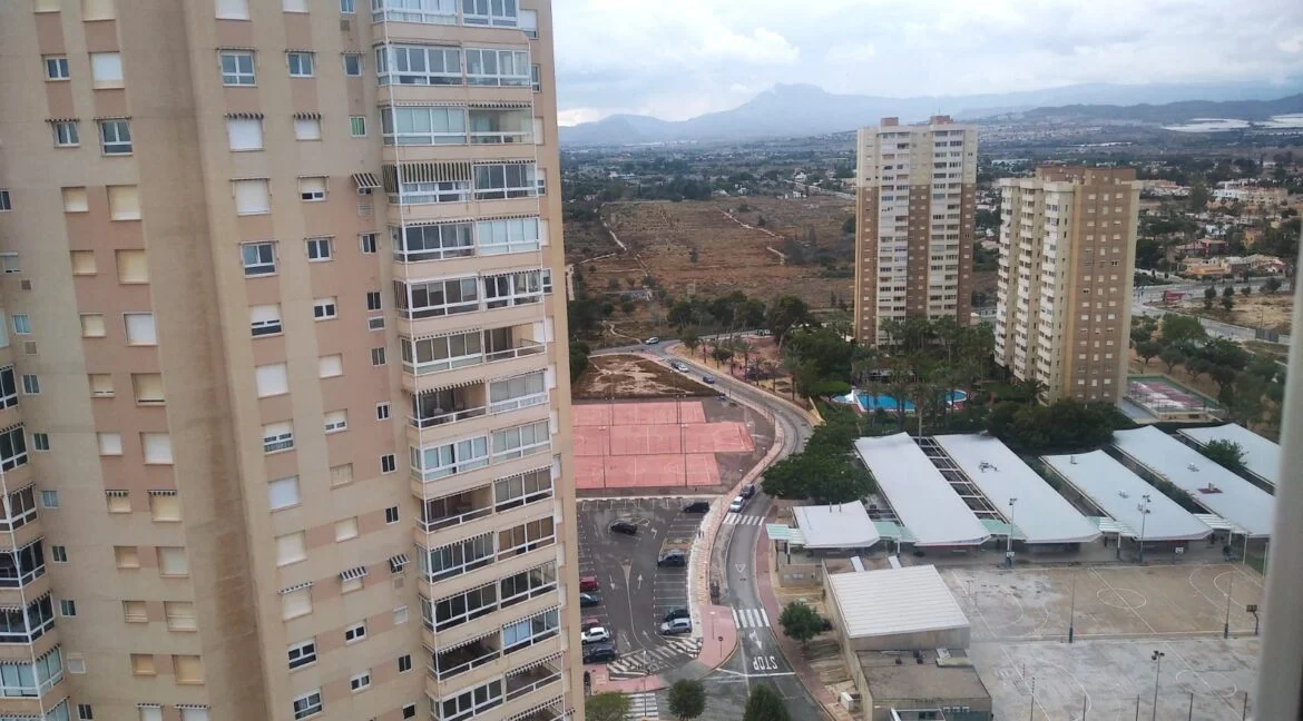 Sea-view apartment with seasonal rental