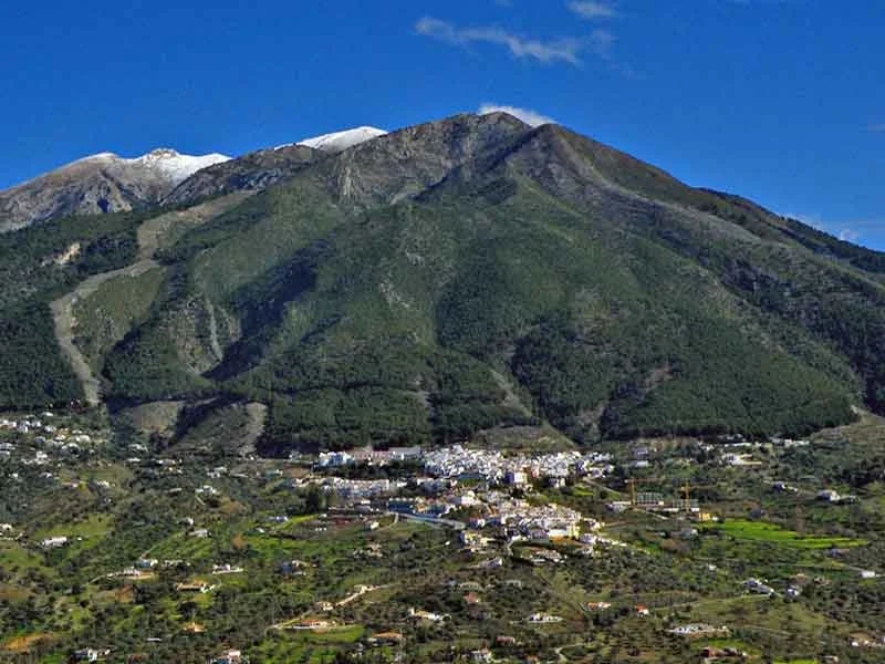 Villas in Los Kikos mountain setting