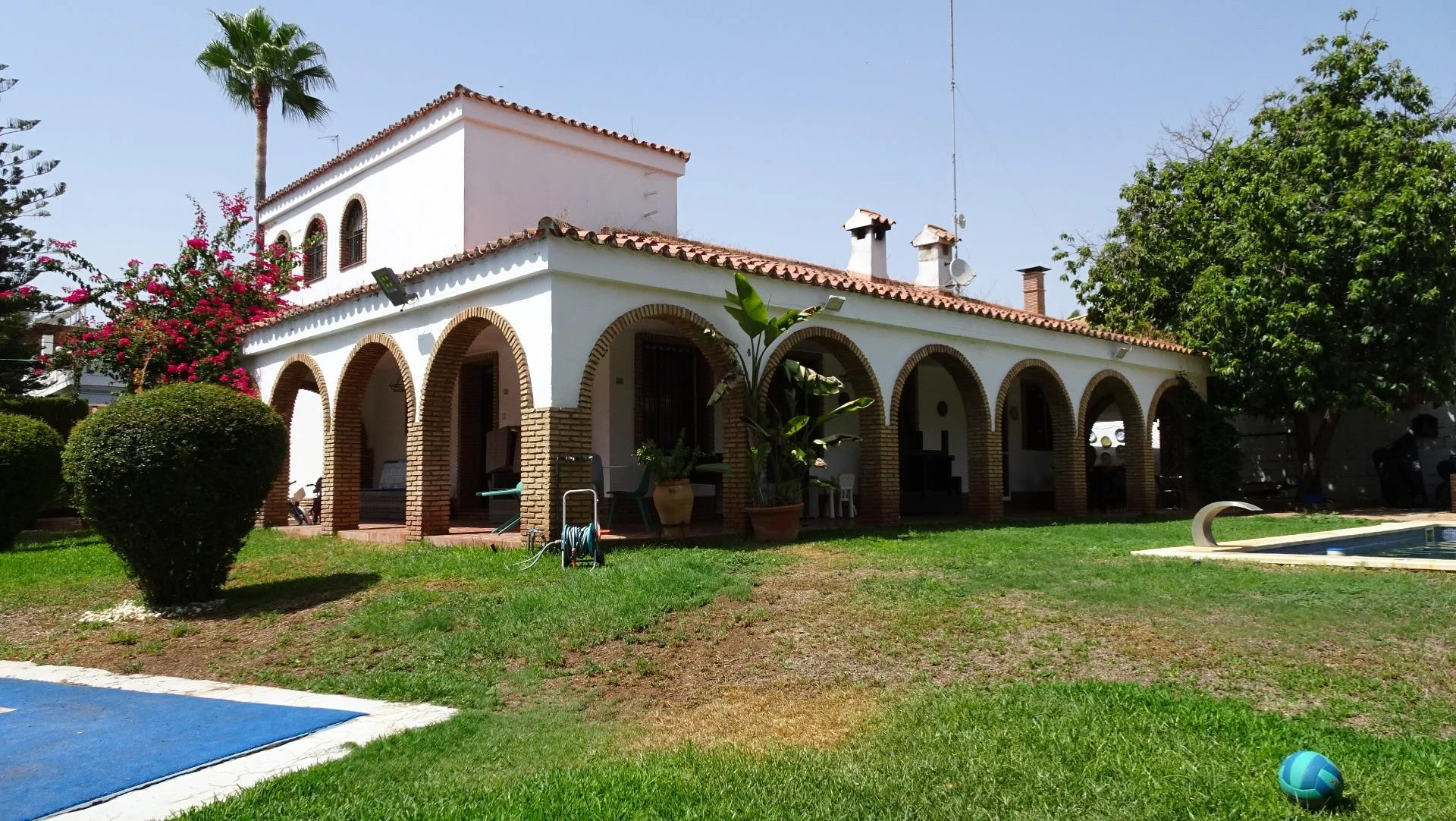 Mairena chalet, 240 m², pool