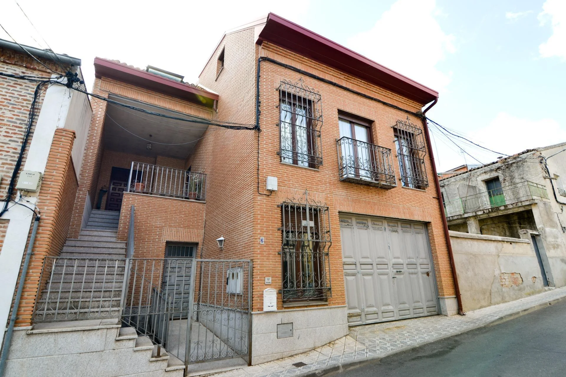 Large central Valmojado townhouse, 727 m²