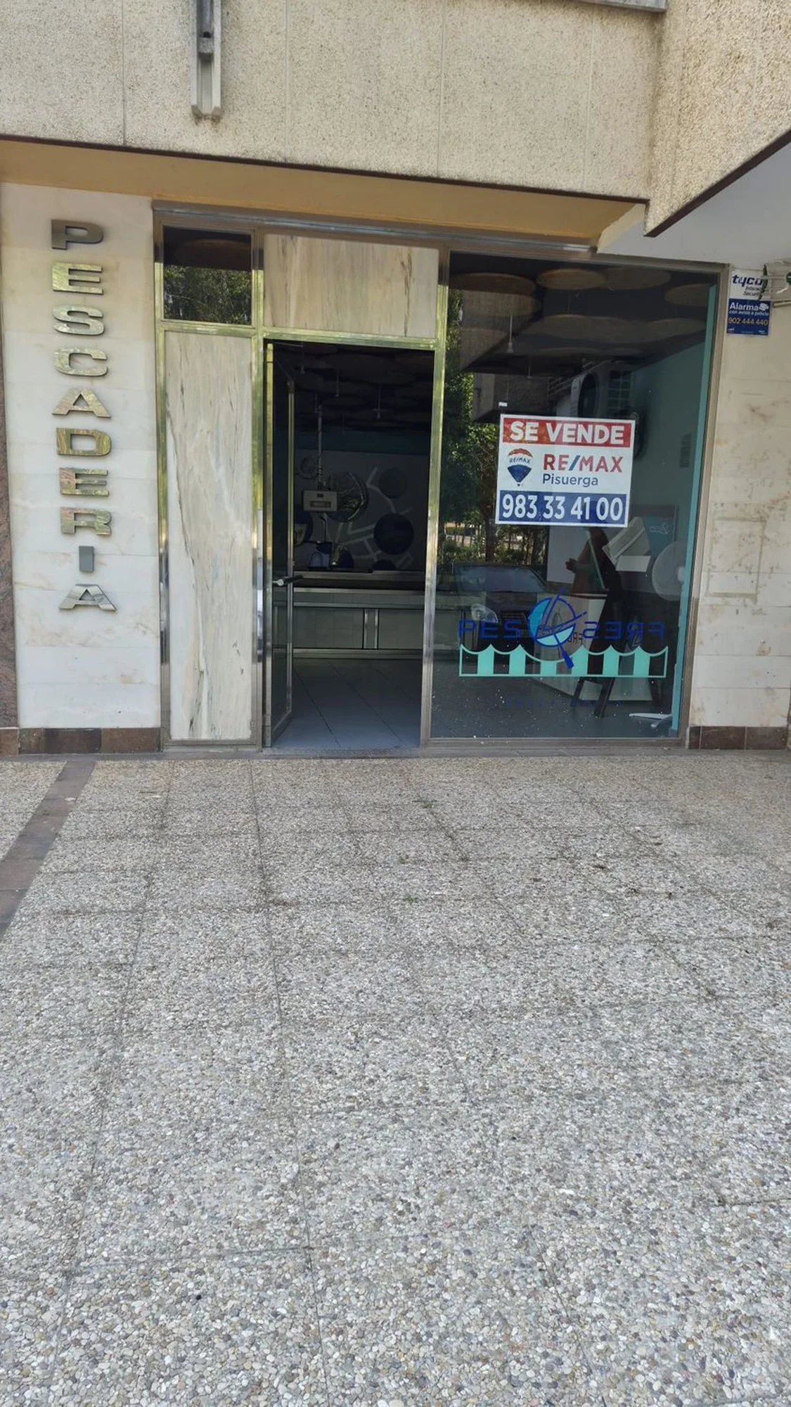 Huerta del Rey commercial unit, 57m²