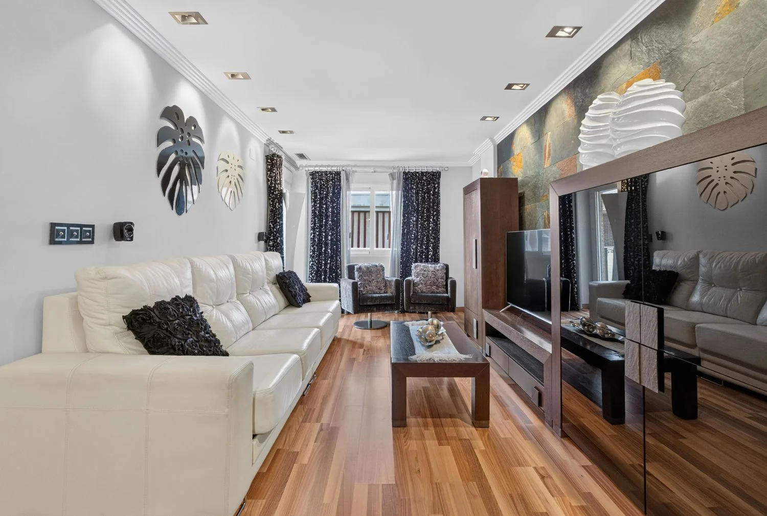 Protected three-bedroom flat in Rafal