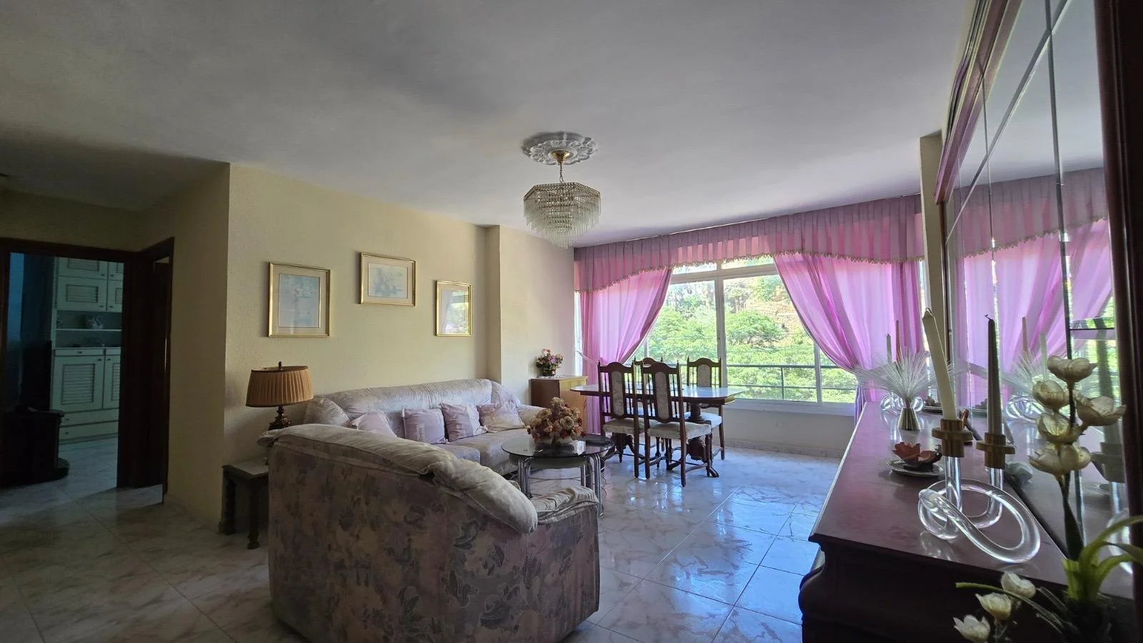 Bright Marbella Center flat, three bedrooms