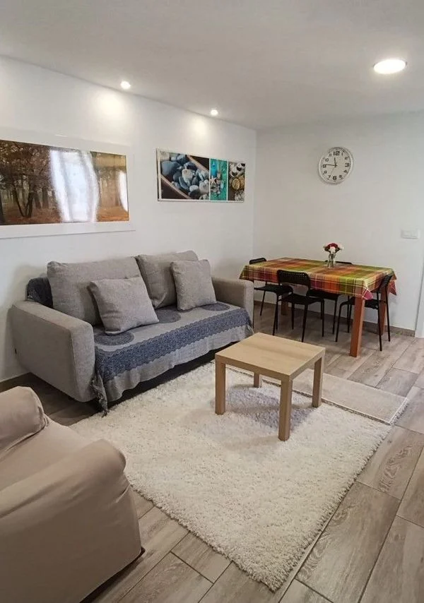 Corner flat near park, 75 m²