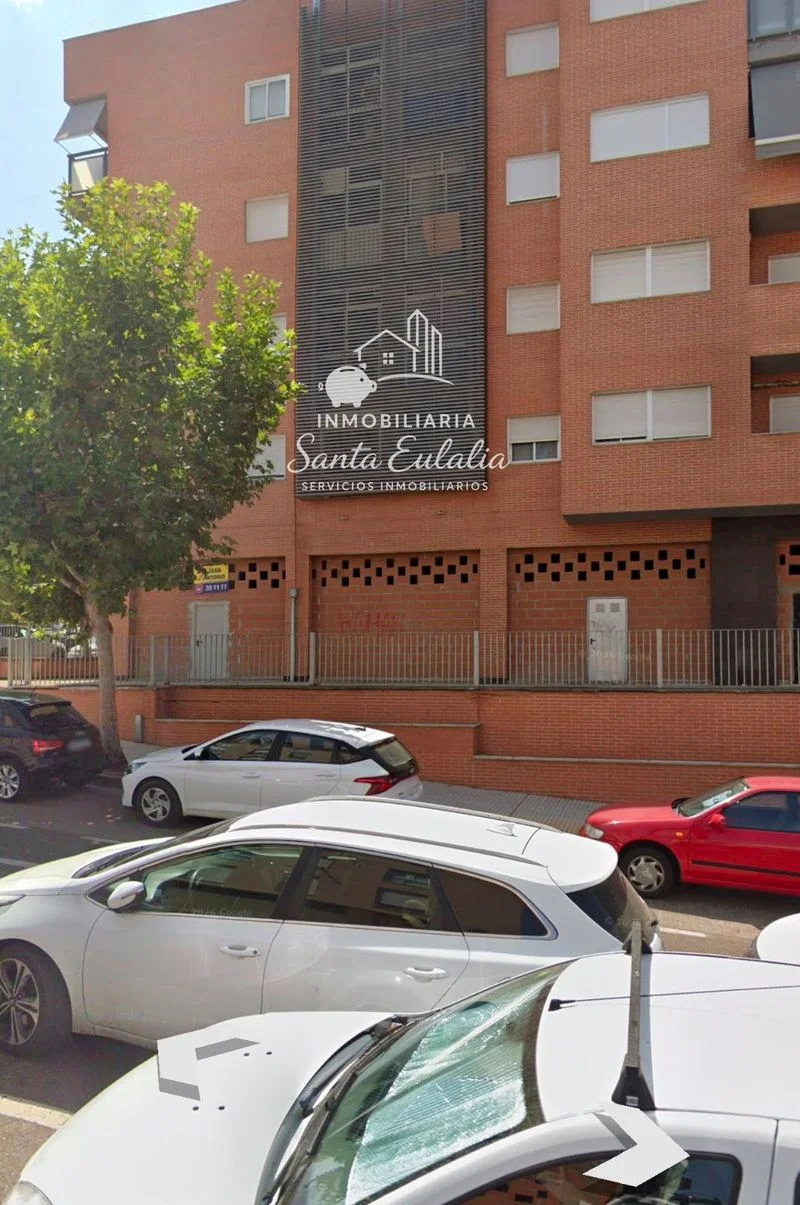 Raw commercial unit in Mérida, 90 m²