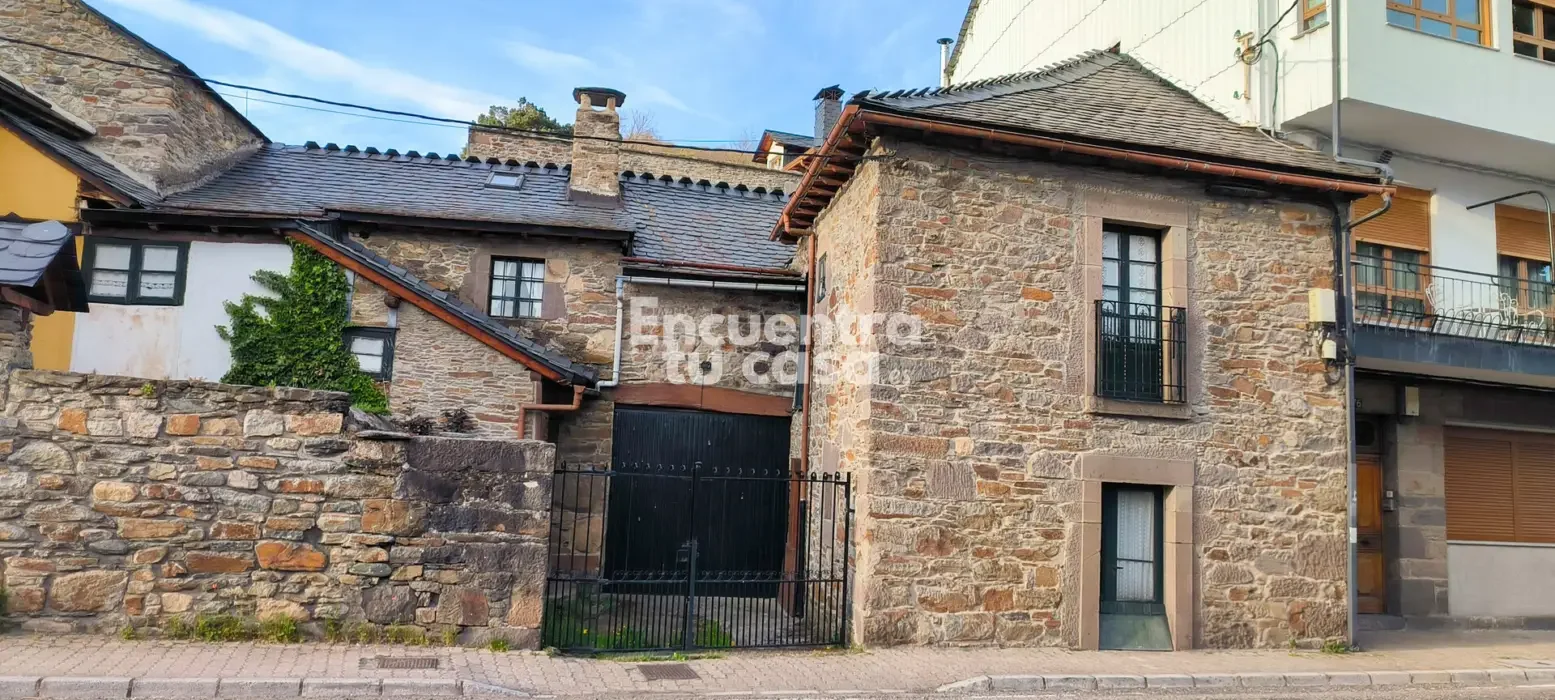 Dual-house Villablino investment, 14 rooms
