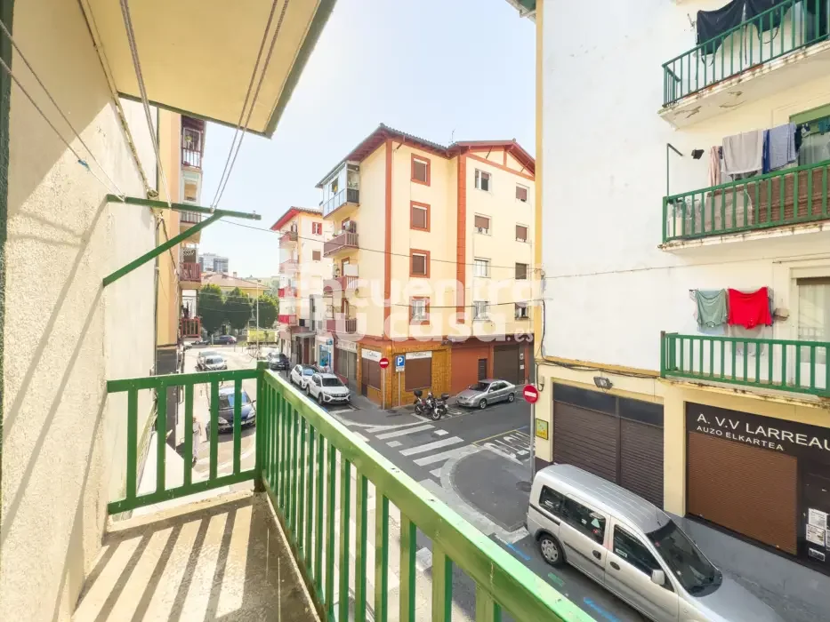 Exterior Irun flat with renovation upside