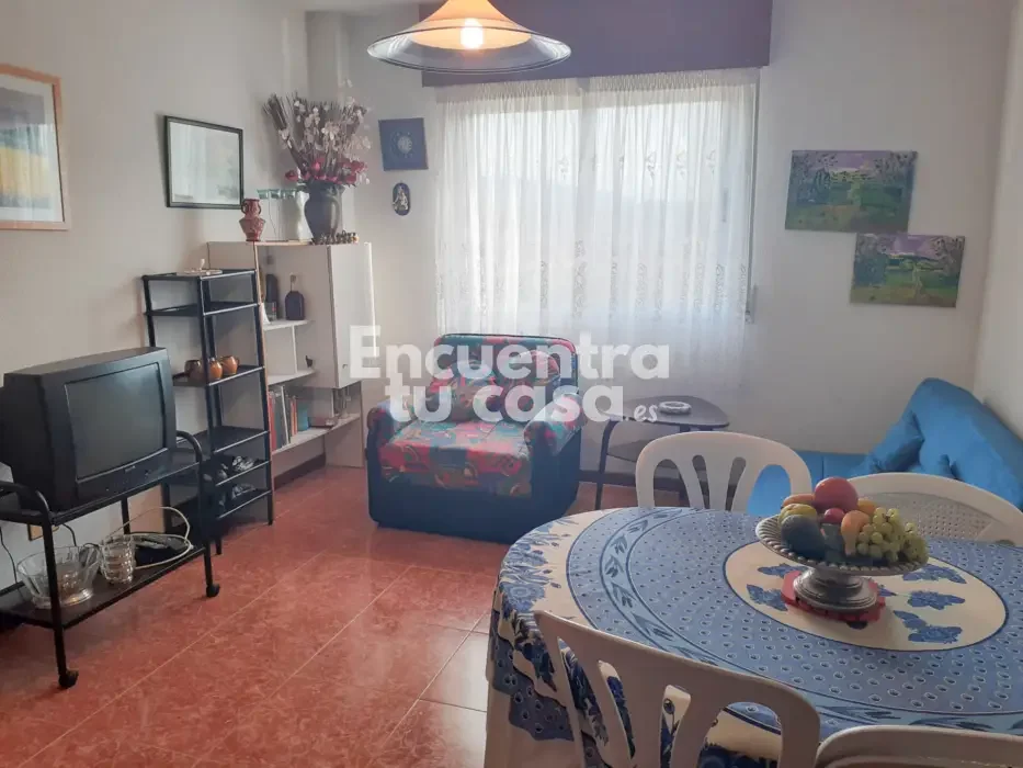 Piso amueblado de dos dormitorios en Salas