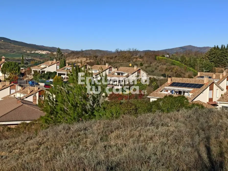 Development land near Pamplona, 2430 m²