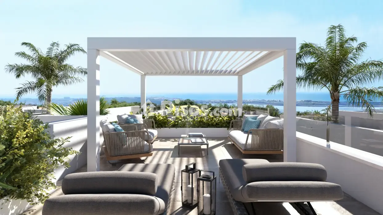 Villa de obra nueva con piscina privada