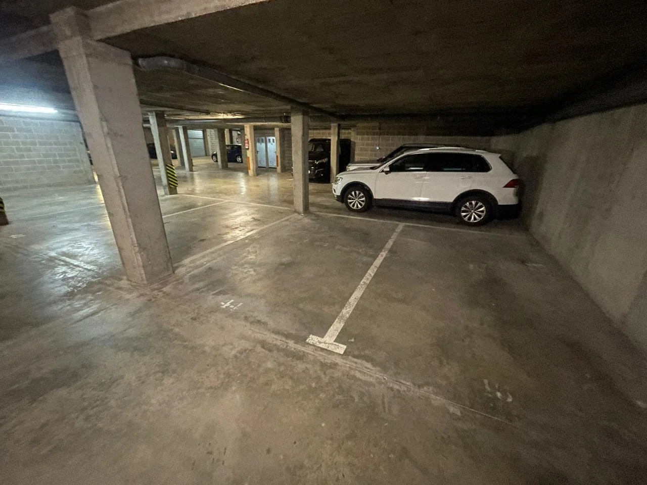 Plaza de aparcamiento cubierta en Llavorsí