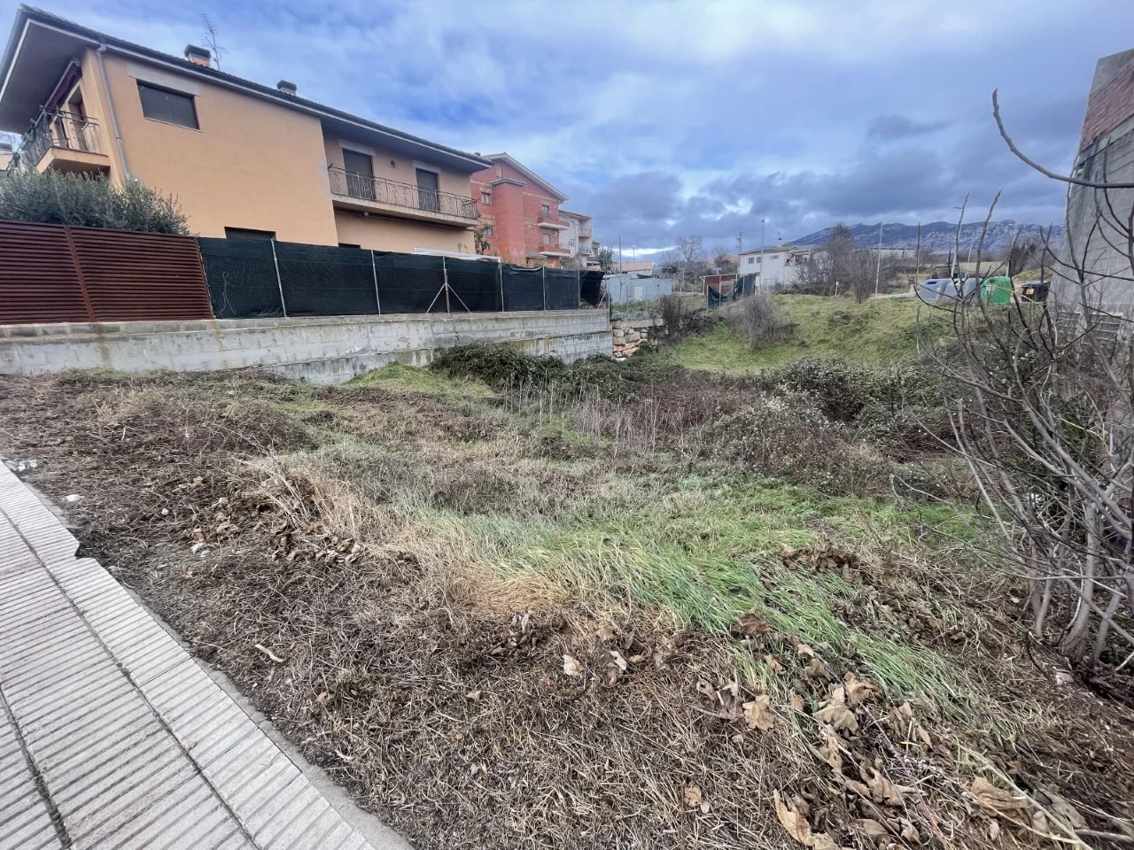 Terreno urbano de 919 m² en Isona