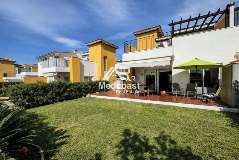 Chalet de tres dormitorios con jardín