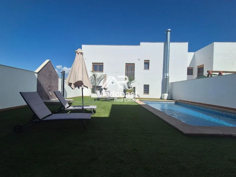 Piso de dos dormitorios con piscina comunitaria
