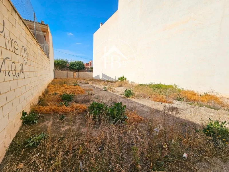 Urban Mutxamel plot with 12-home potential