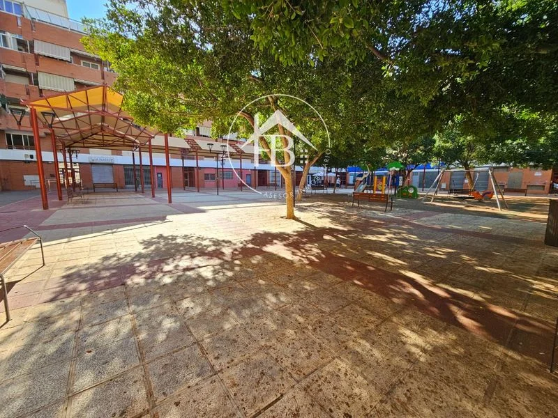 Spacious central Alicante flat, four bedrooms