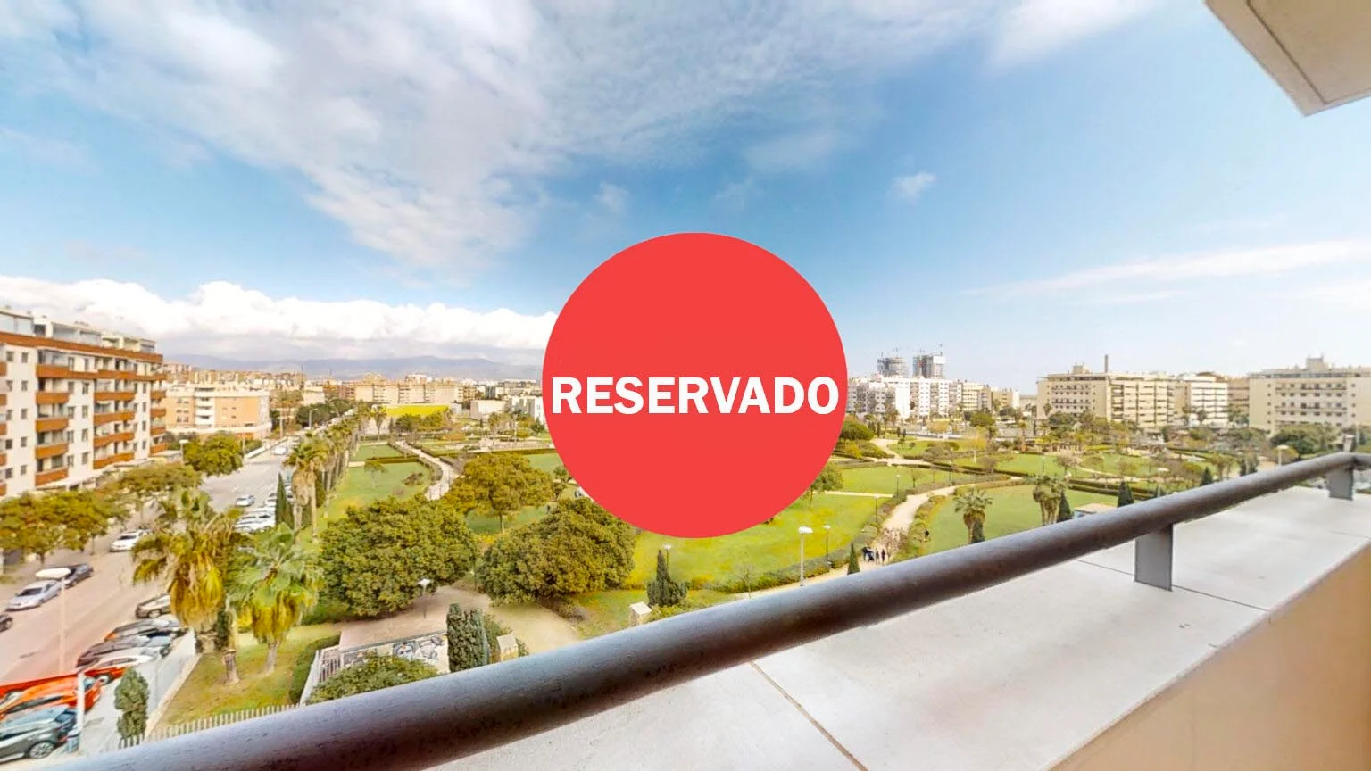 Piso de cuatro dormitorios con servicios