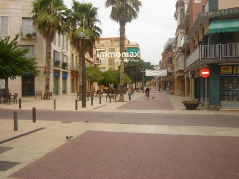 Occupied Gavà flat, three bedrooms