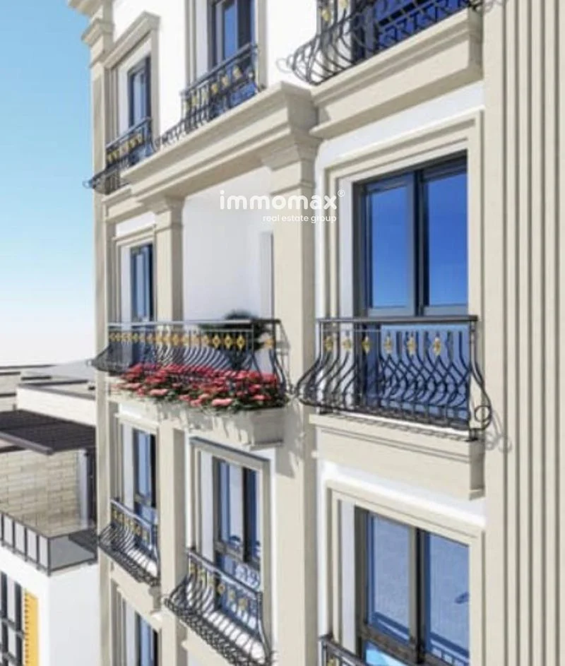 Income-producing building in El Gancho