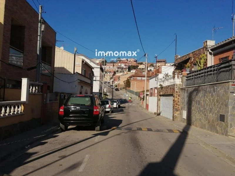 Occupied 3-bedroom house in Sant Vicenç