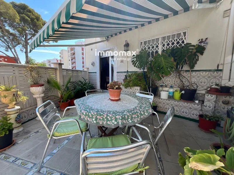 Amplia vivienda en Vilanova, cinco habitaciones