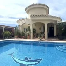 Move-in-ready villa with private pool