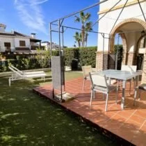South-facing resort apartment with garden