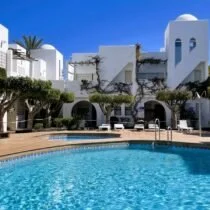 Apartamento amueblado con terraza privada