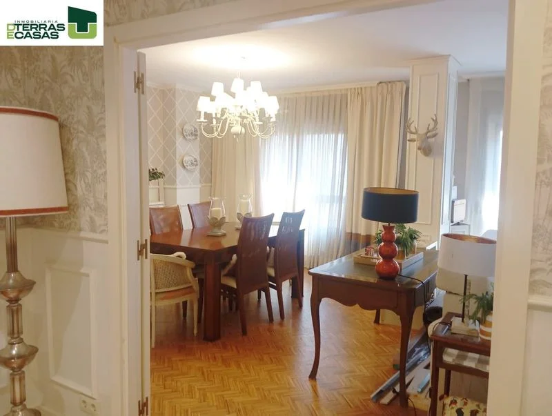 Spacious Pontevedra flat, 4 bedrooms
