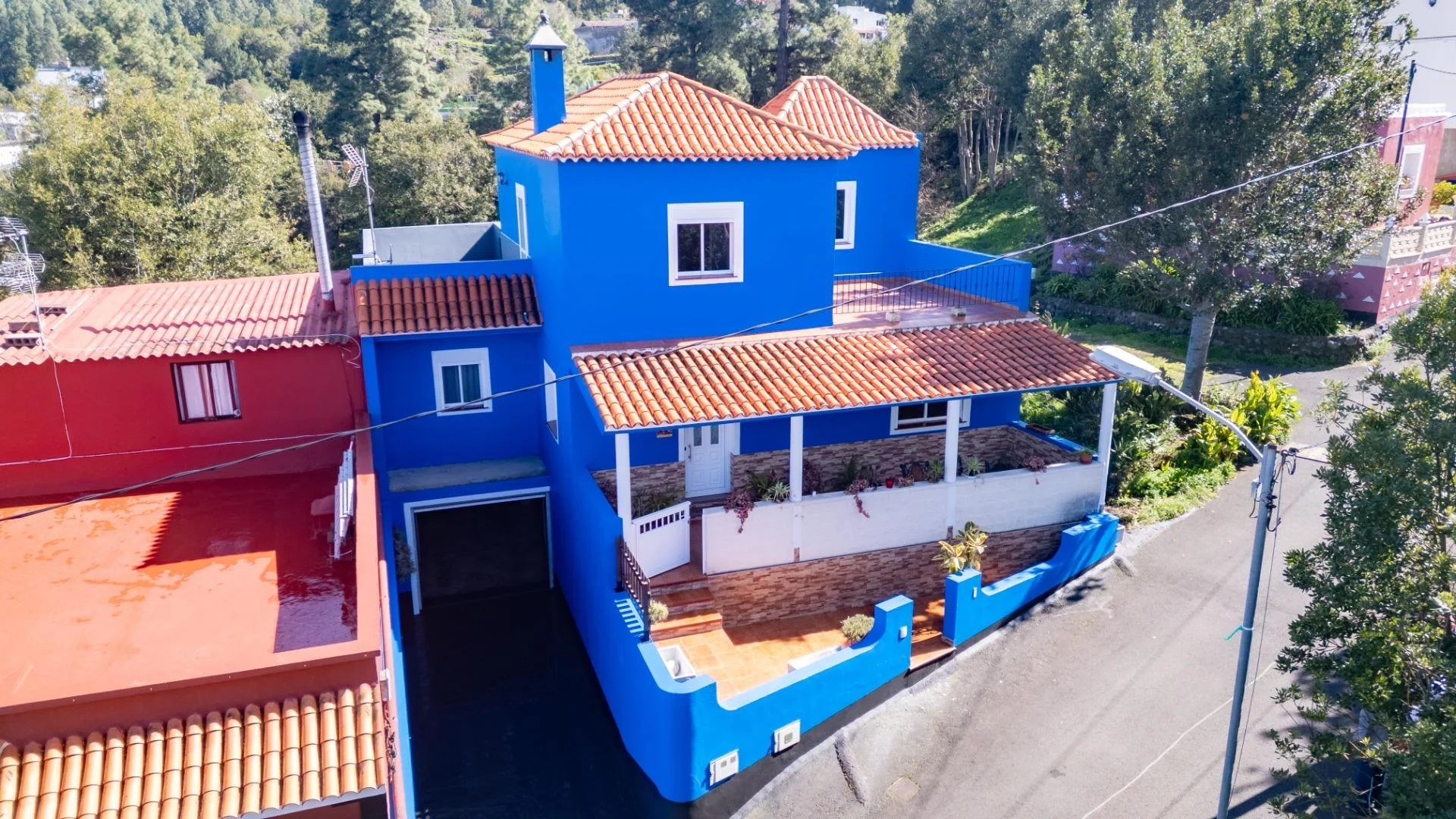 Chalet de tres dormitorios con vistas al mar