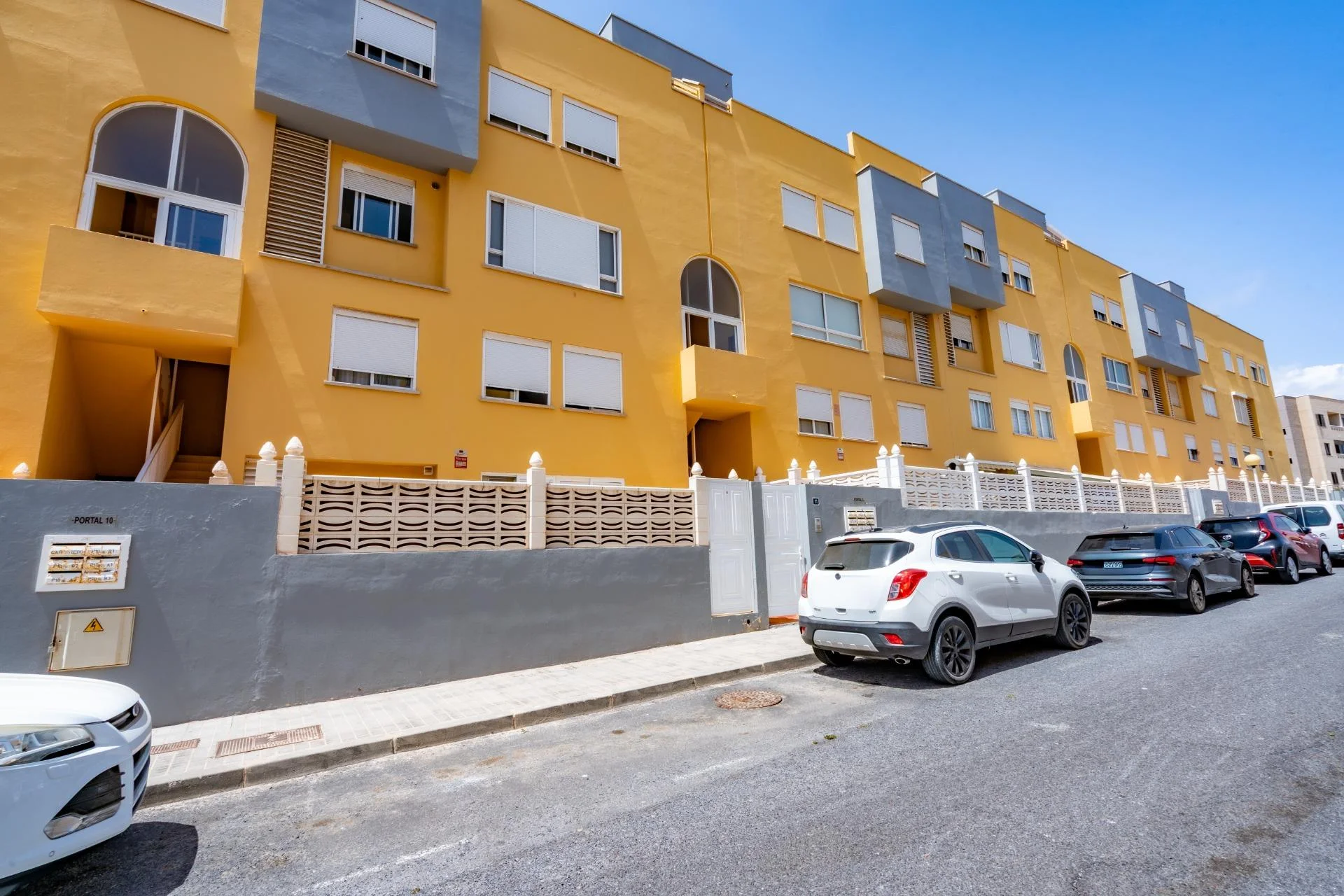 Dúplex reformable cerca de la playa
